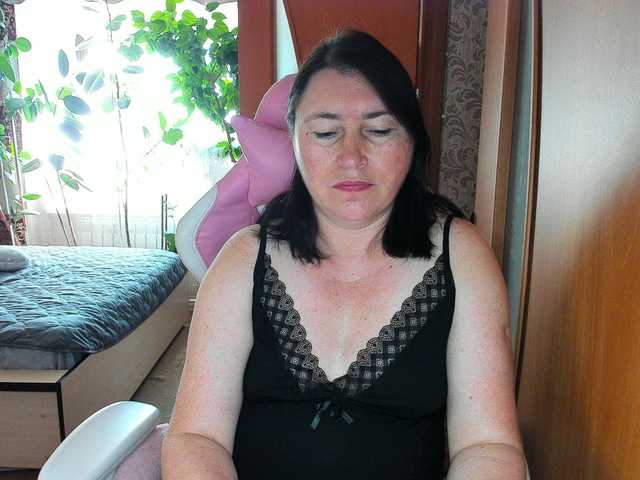 Lola18111 live cam on BongaCams