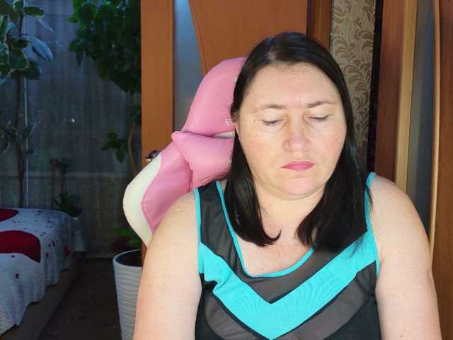 Lola18111, en directo ahora en BongaCams