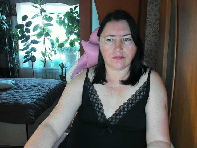 Lola18111 live cam on BongaCams