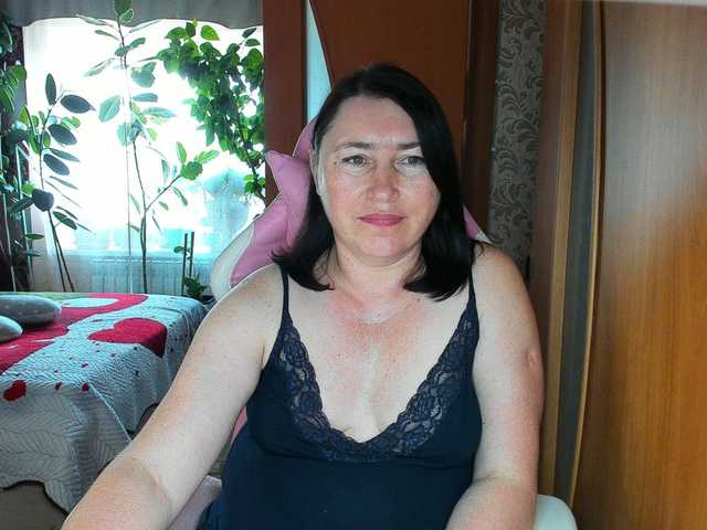 Lola18111 live cam on BongaCams