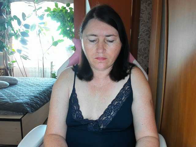 Lola18111 live cam on BongaCams