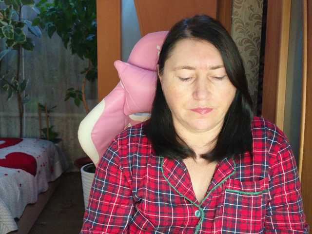 Lola18111 live cam on BongaCams