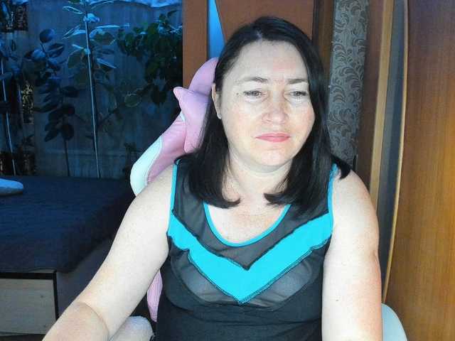 Lola18111 live cam on BongaCams