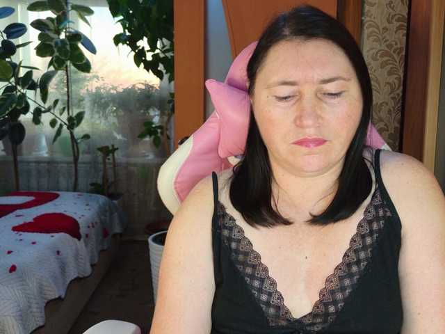 Lola18111 live cam on BongaCams