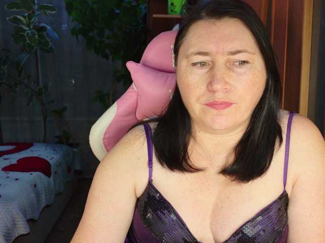 Lola18111 live cam on BongaCams