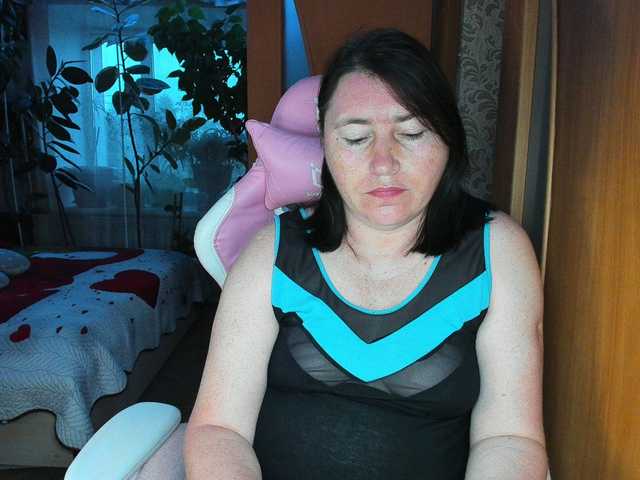Lola18111 live cam on BongaCams