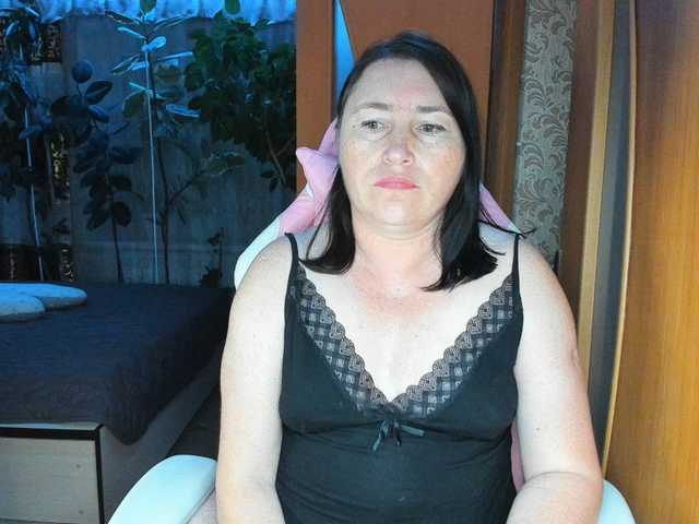 Lola18111 live cam on BongaCams
