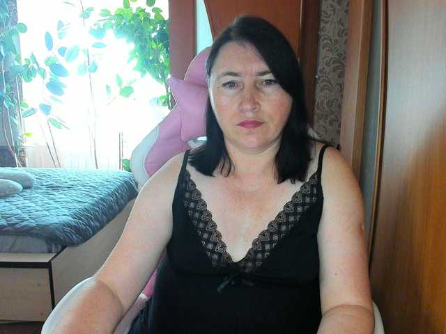 Lola18111 live cam on BongaCams