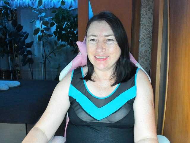Lola18111 live cam on BongaCams