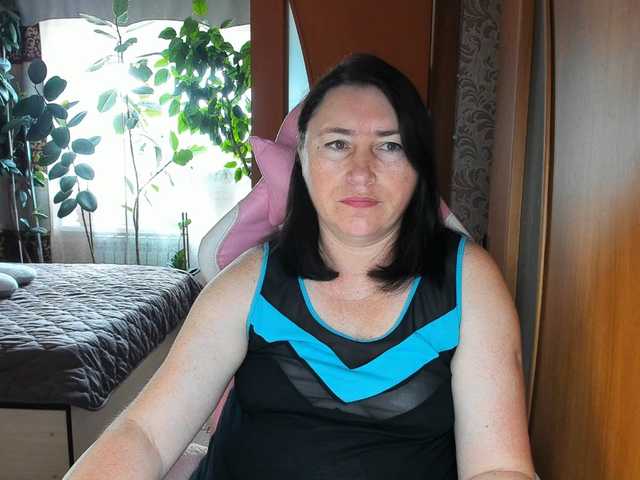 Lola18111 live cam on BongaCams