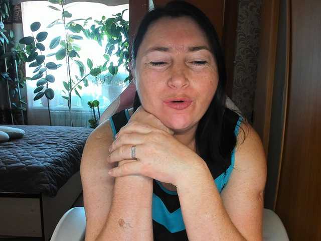 Lola18111 live cam on BongaCams
