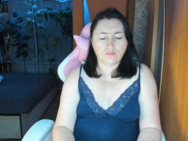 Lola18111 live cam on BongaCams