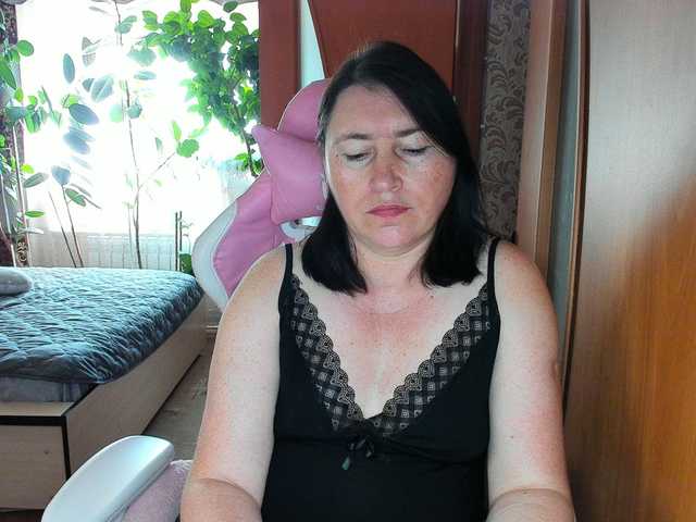 Lola18111 live cam on BongaCams