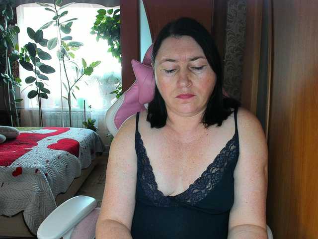 Lola18111 live cam on BongaCams