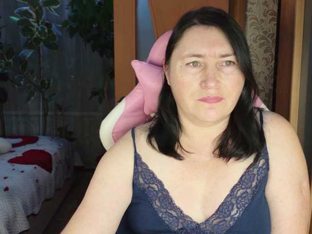 Lola18111 live cam on BongaCams