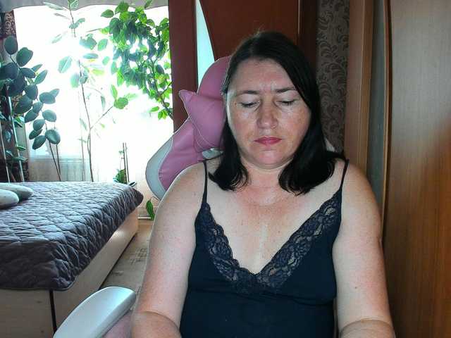Lola18111 live cam on BongaCams