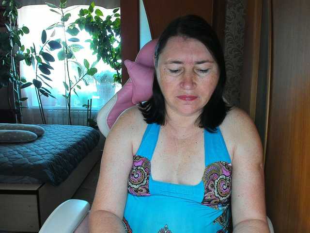 Lola18111 live cam on BongaCams