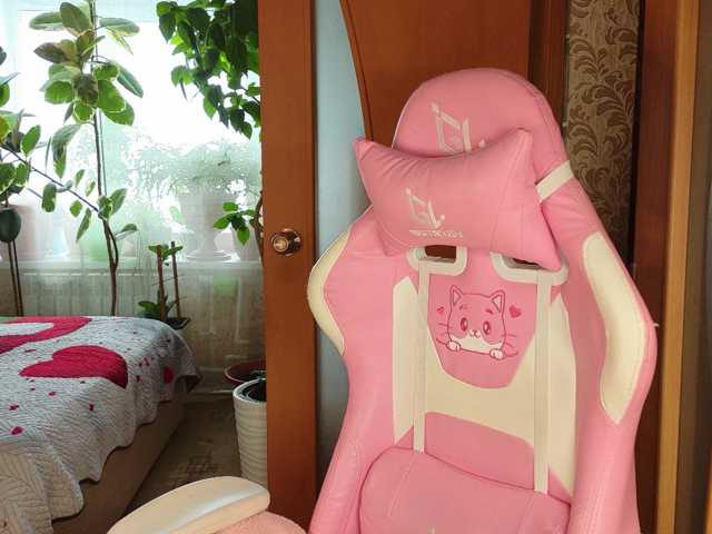 Lola18111 live cam on BongaCams
