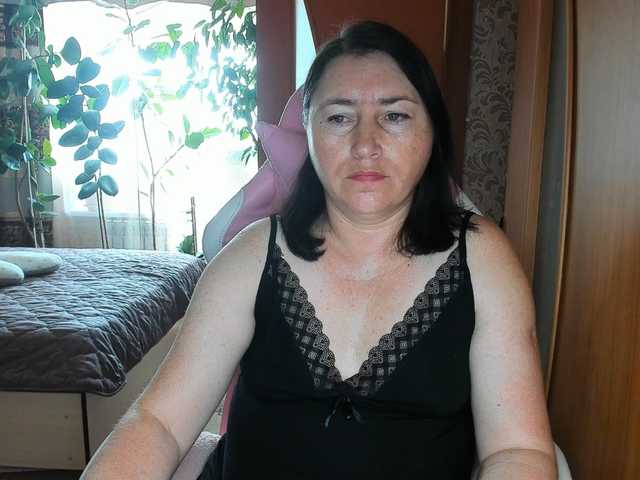 Lola18111 live cam on BongaCams
