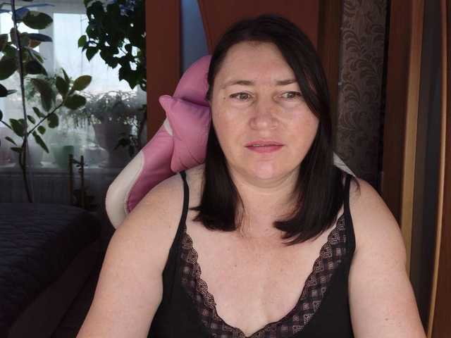 Lola18111 live cam on BongaCams