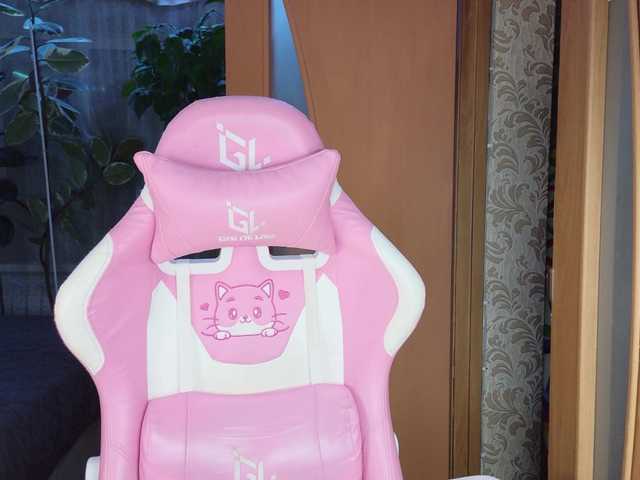 Lola18111 live cam on BongaCams