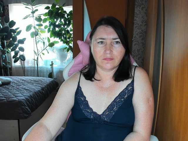 Lola18111 live cam on BongaCams