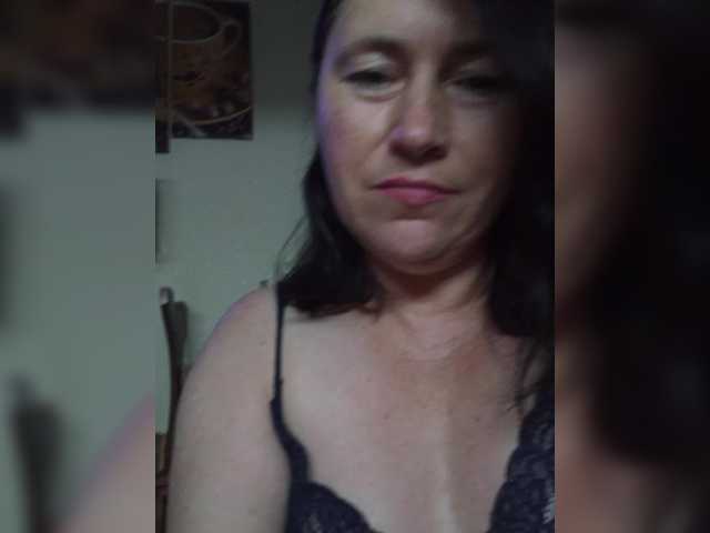 Lola18111 live cam on BongaCams