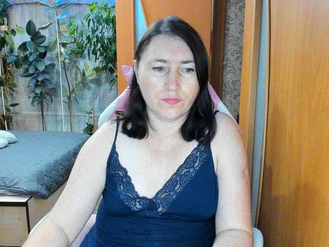 Lola18111 live cam on BongaCams