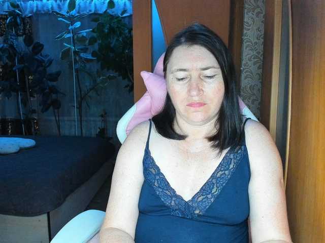 Lola18111 live cam on BongaCams