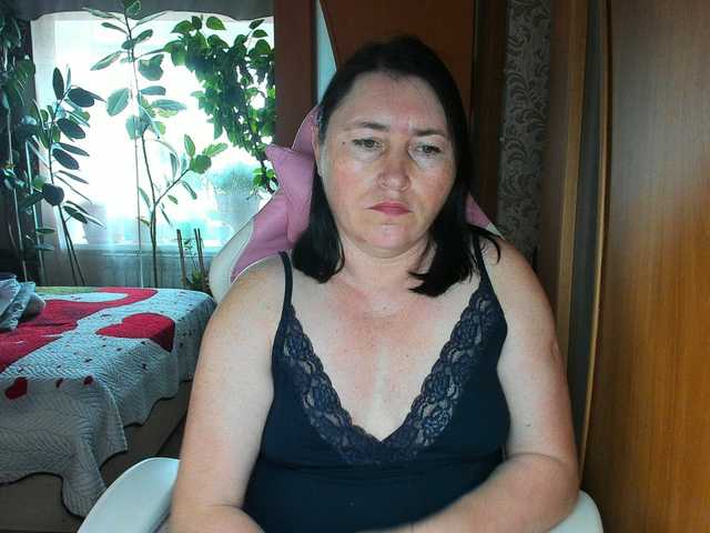 Lola18111 live cam on BongaCams