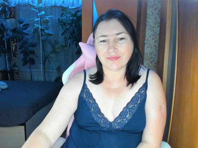 Lola18111 live cam on BongaCams