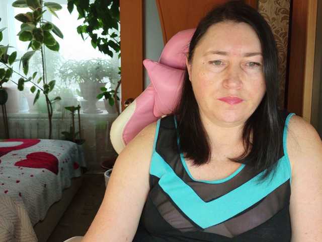 Lola18111 live cam on BongaCams