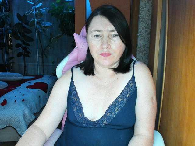 Lola18111 live cam on BongaCams
