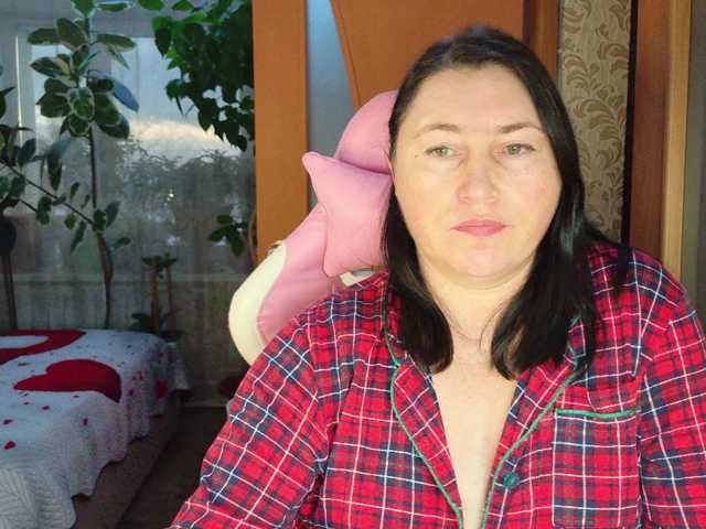 Lola18111 live cam on BongaCams