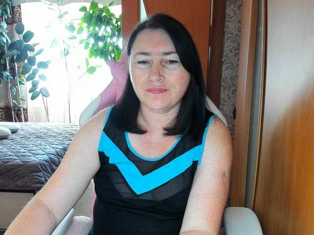 Lola18111 live cam on BongaCams
