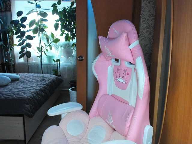 Lola18111