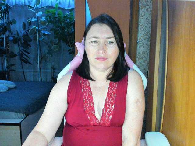 Lola18111 live cam on BongaCams