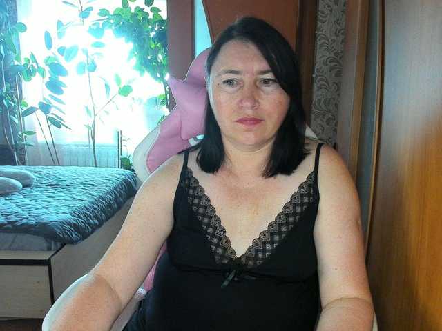 Lola18111 live cam on BongaCams