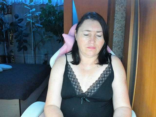 Lola18111 live cam on BongaCams