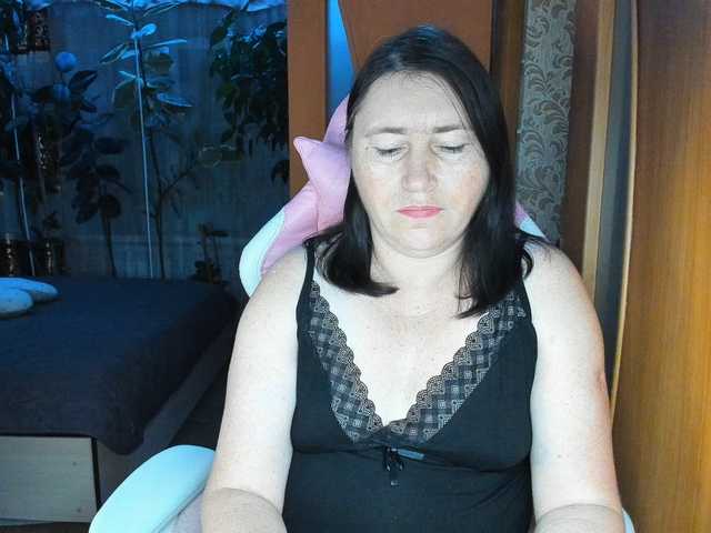 Lola18111 live cam on BongaCams