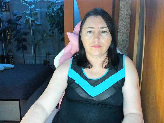 Lola18111 live cam on BongaCams