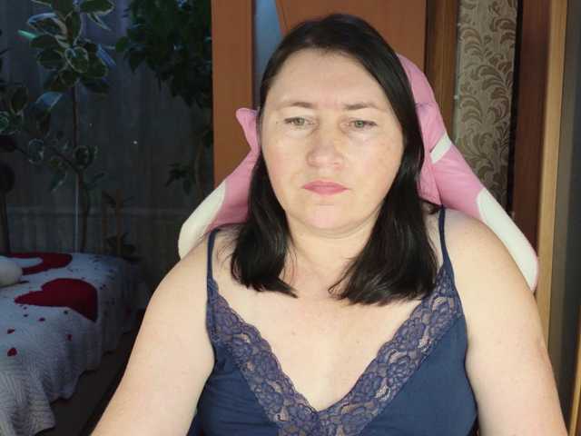 Lola18111 live cam on BongaCams
