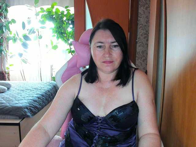 Lola18111 live cam on BongaCams
