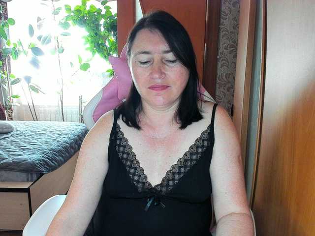 Lola18111 live cam on BongaCams