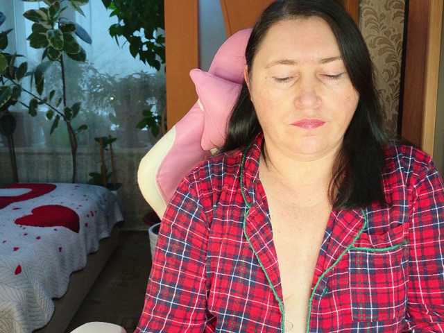 Lola18111 live cam on BongaCams
