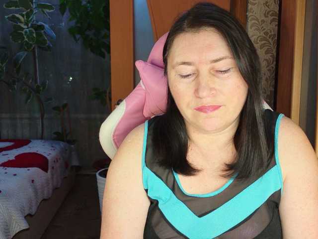 Lola18111 live cam on BongaCams