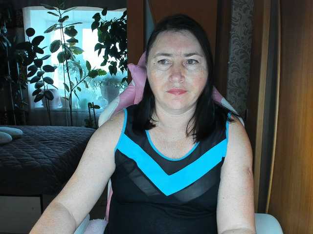 Lola18111 live cam on BongaCams
