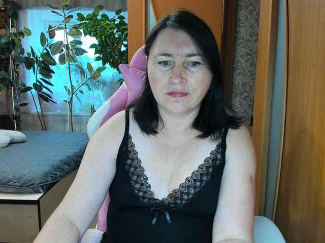 Lola18111 live cam on BongaCams