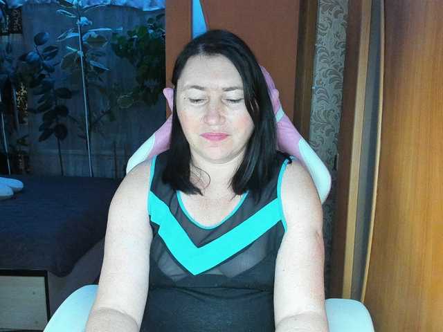 Lola18111 live cam on BongaCams