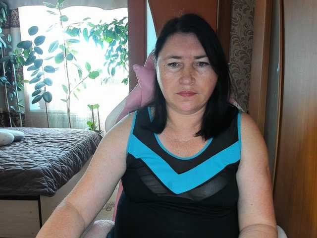 Lola18111 live cam on BongaCams